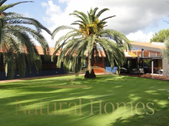 Exclusiva torre de diseño en zona residencial en Sant Vicenç de Montalt