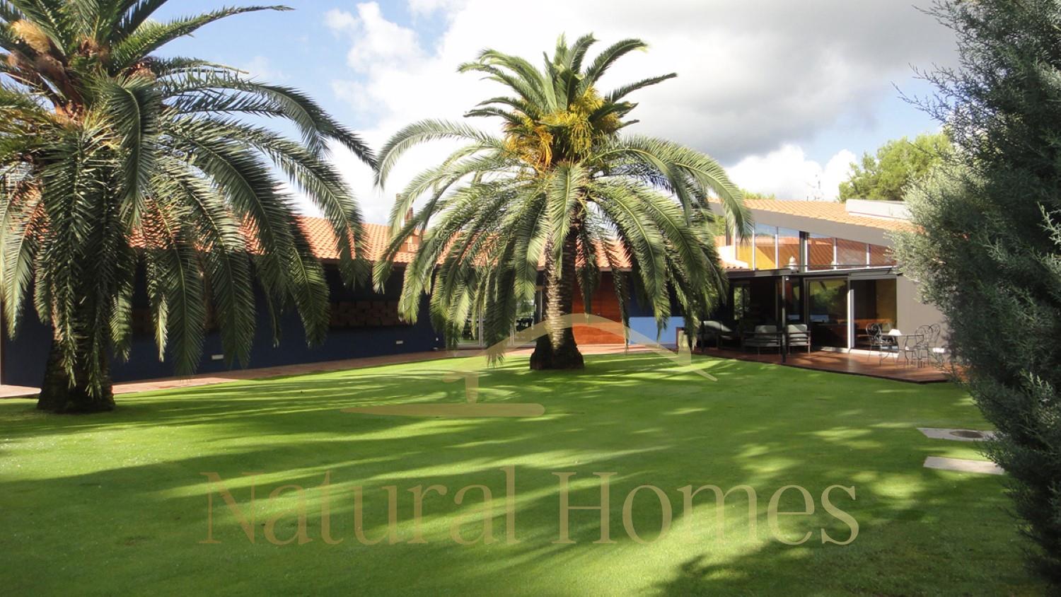 185 Exclusiva torre de diseño en zona residencial en Sant Vicenç de Montalt
