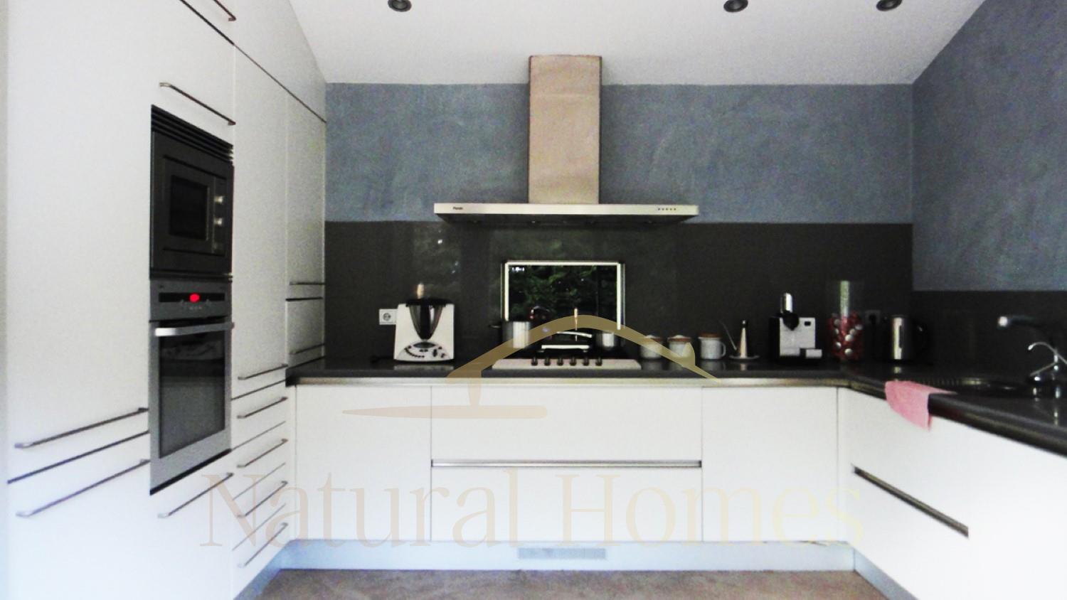 256 Exclusiva torre de diseño en zona residencial en Sant Vicenç de Montalt