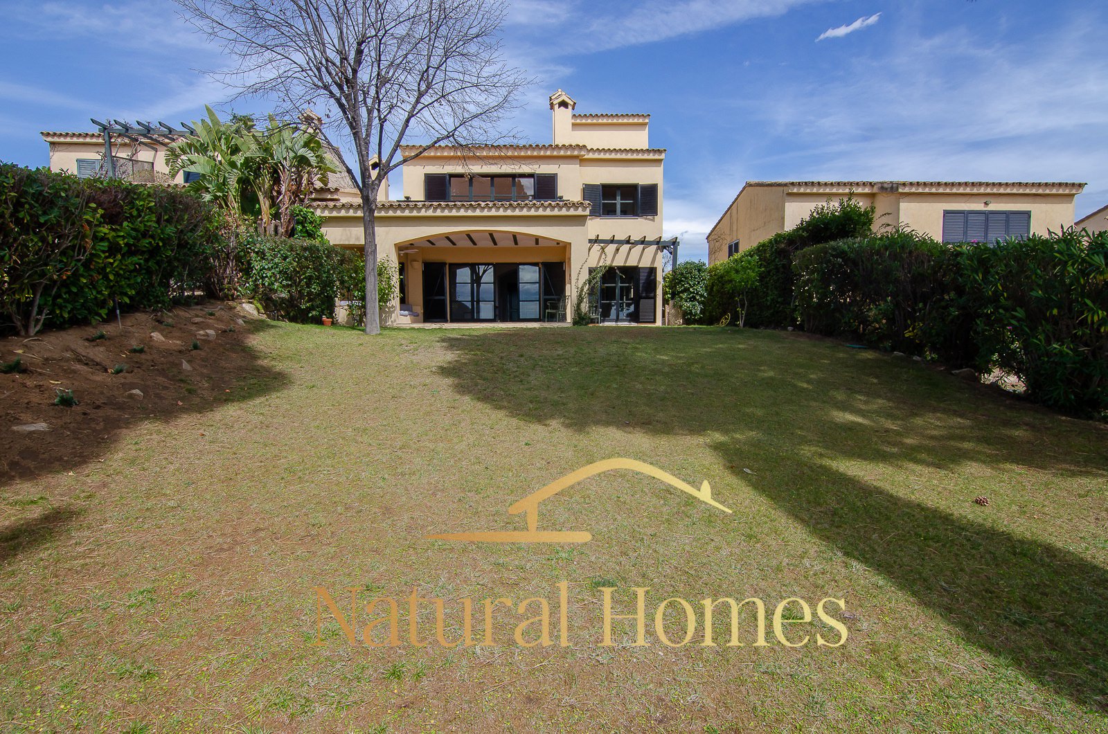 achada 4 Preciosa casa estil toscà amb jardí privat i comunitari a Sant Vicenç de Montalt