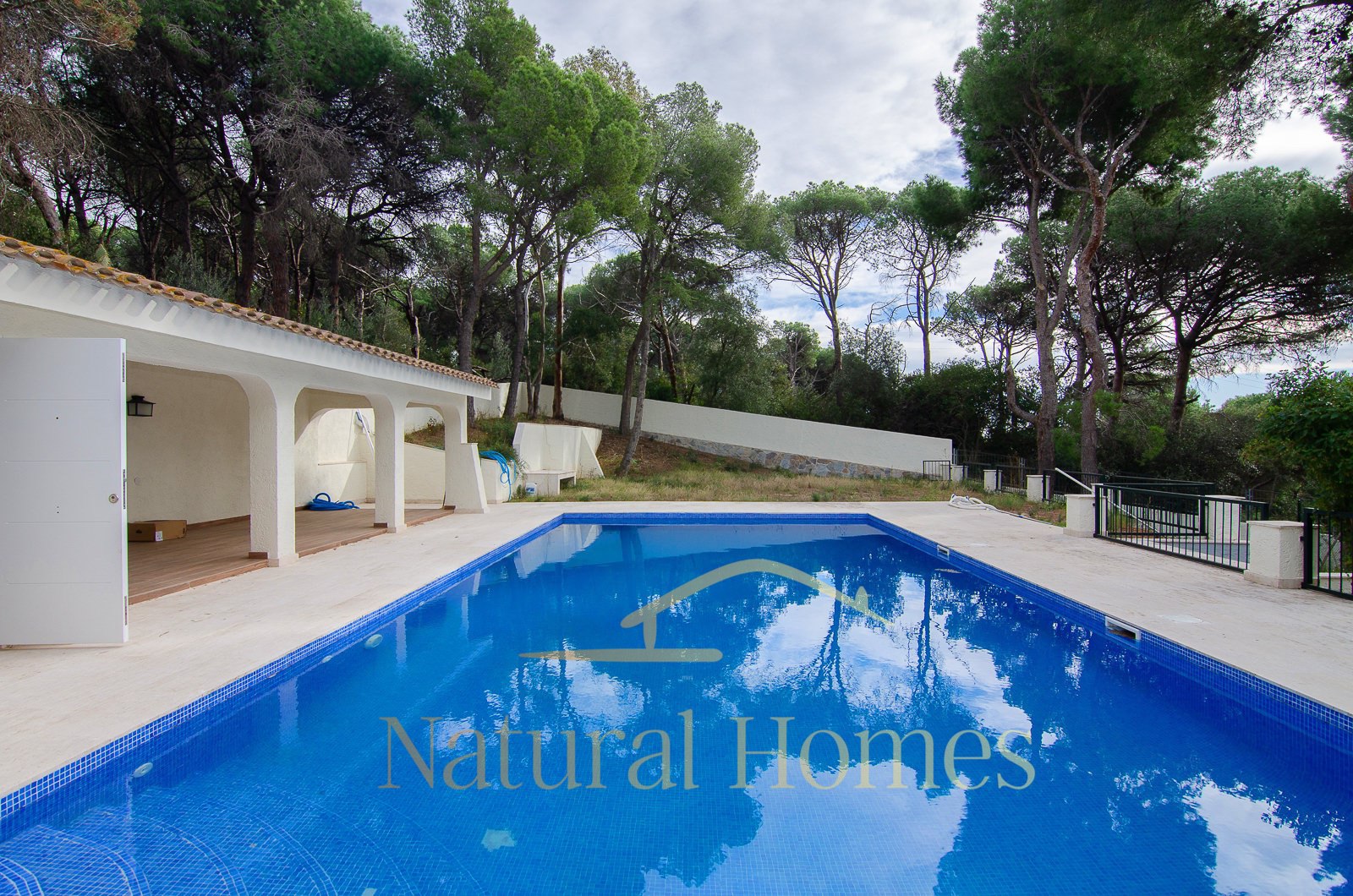 Piscina 1 Impressionant casa en venda a Cabrera de Mar
