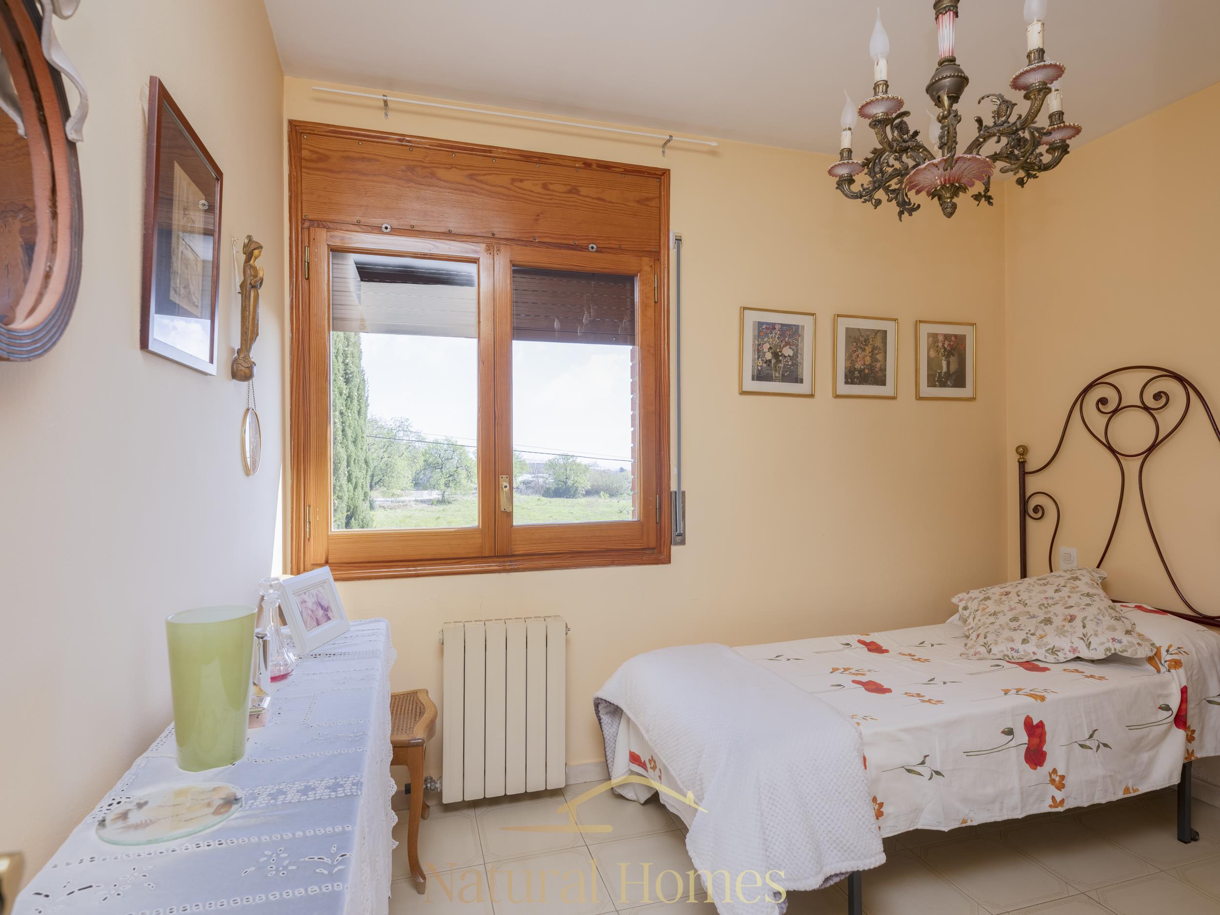 dormitorio 1 Semi-detached 3-sided house for sale in Vilassar de Dalt