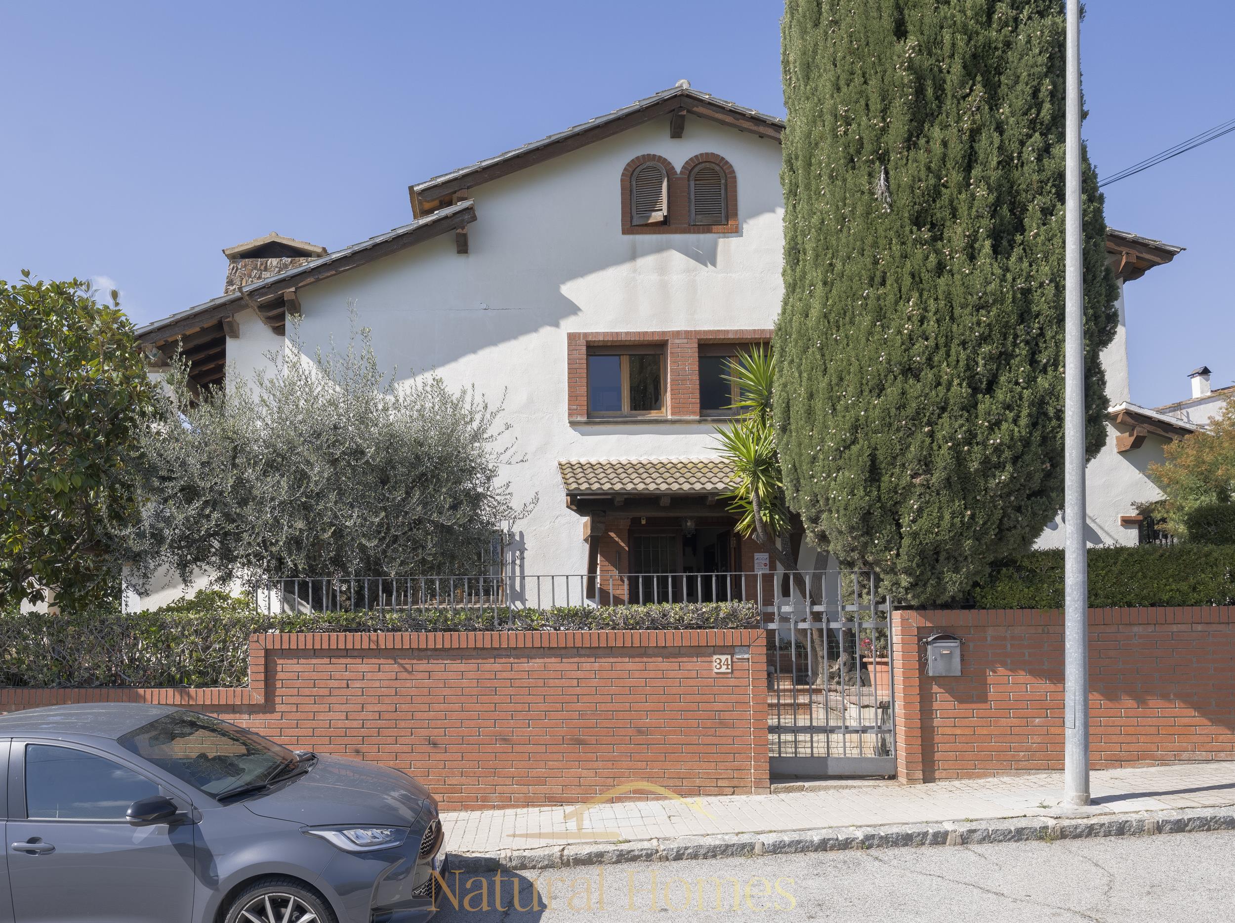 esquina Semi-detached 3-sided house for sale in Vilassar de Dalt