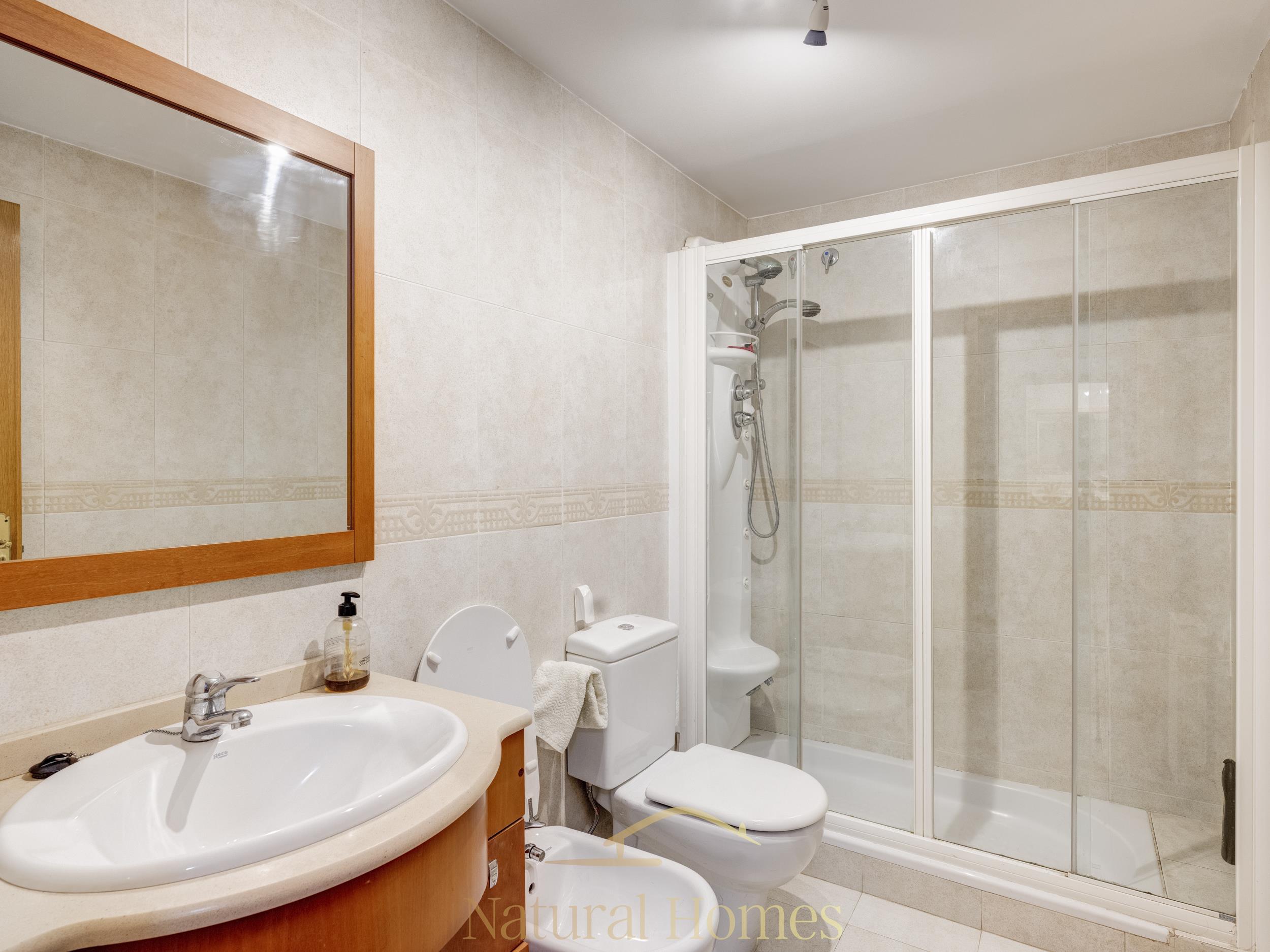 baño (2) Planta baja con jardín privado y comunitario con piscina cerca de la playa