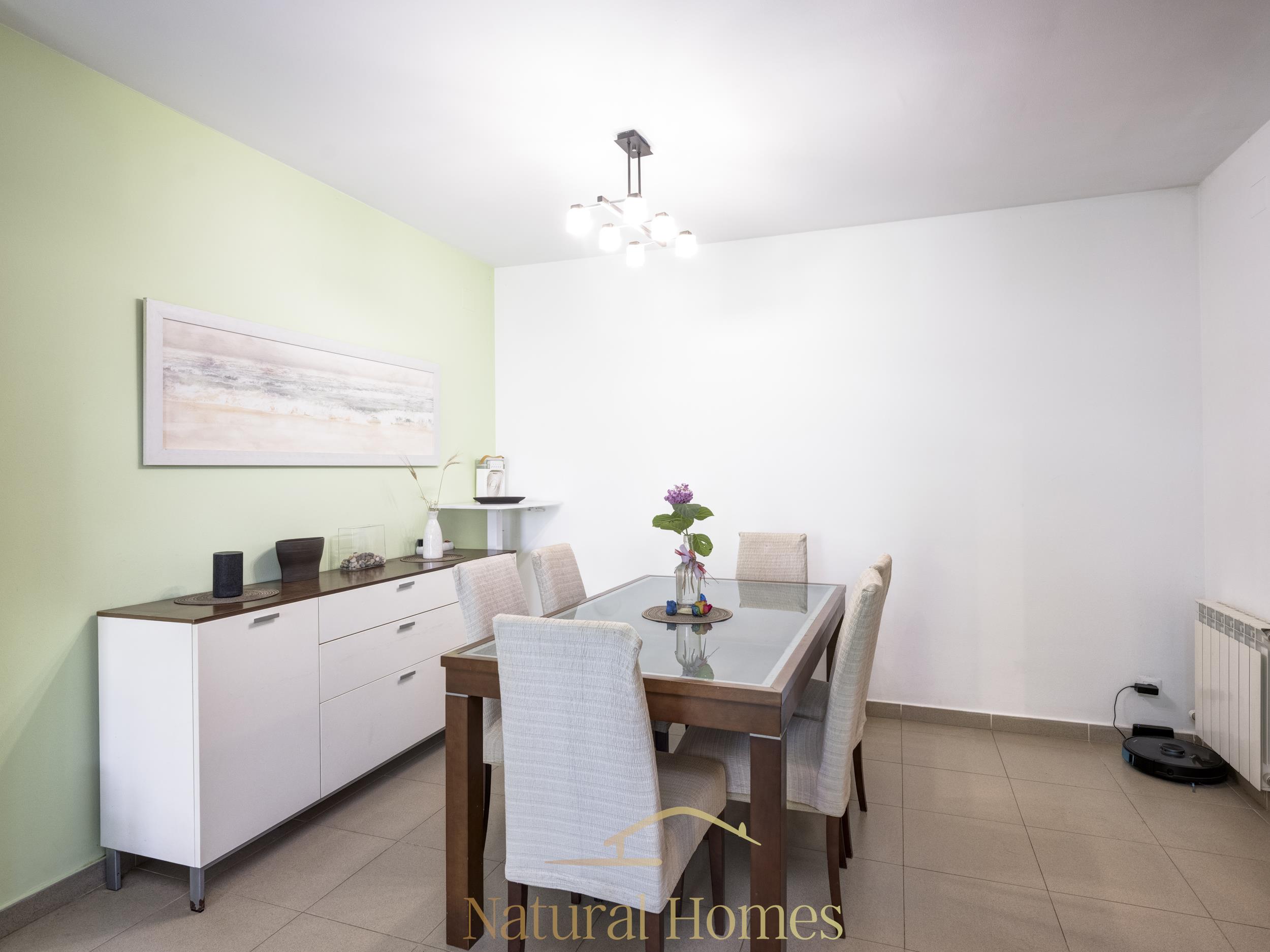 comedor Planta baja con jardín privado y comunitario con piscina cerca de la playa