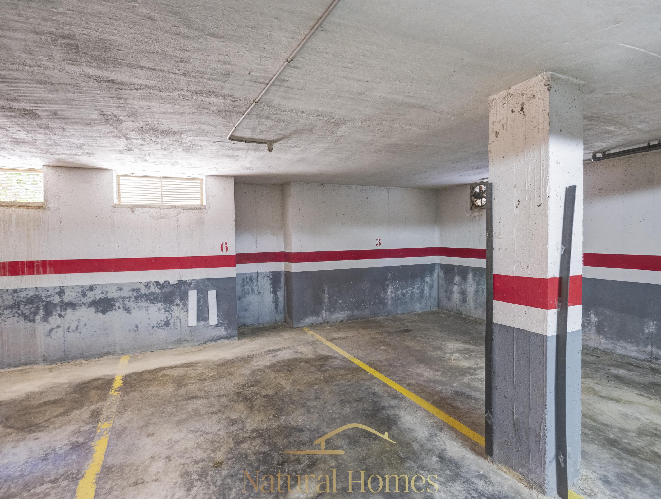 parking Planta baja con jardín privado y comunitario con piscina cerca de la playa