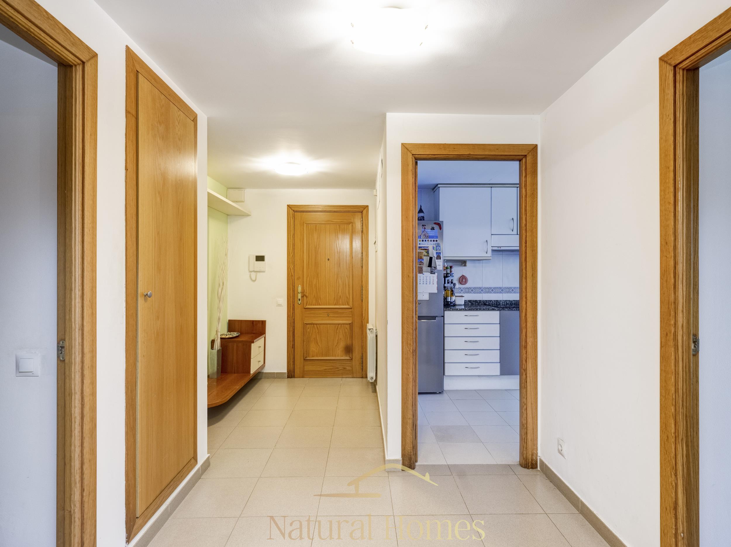 recibidor Planta baja con jardín privado y comunitario con piscina cerca de la playa
