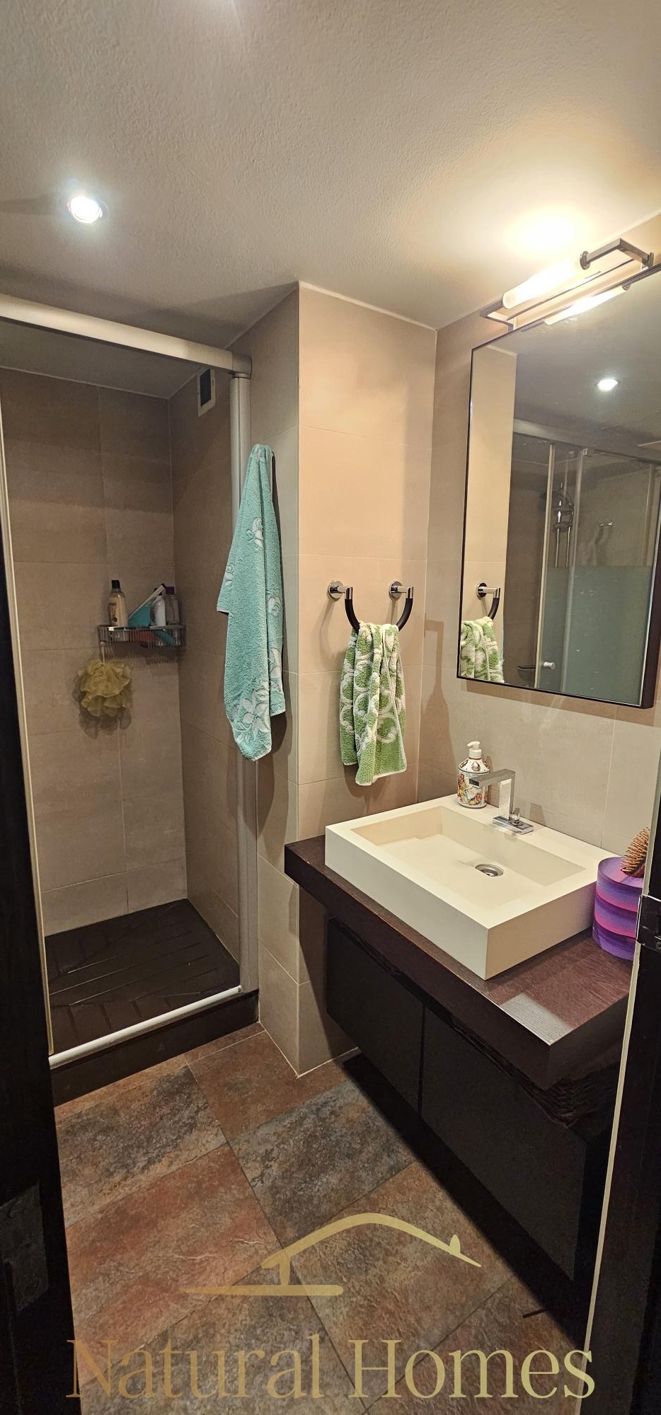 baño2 Amplio piso en alquiler en el centro de Barcelona