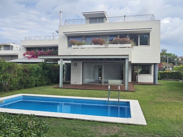 Chalet en alquiler en Sant Vicenç de Montalt